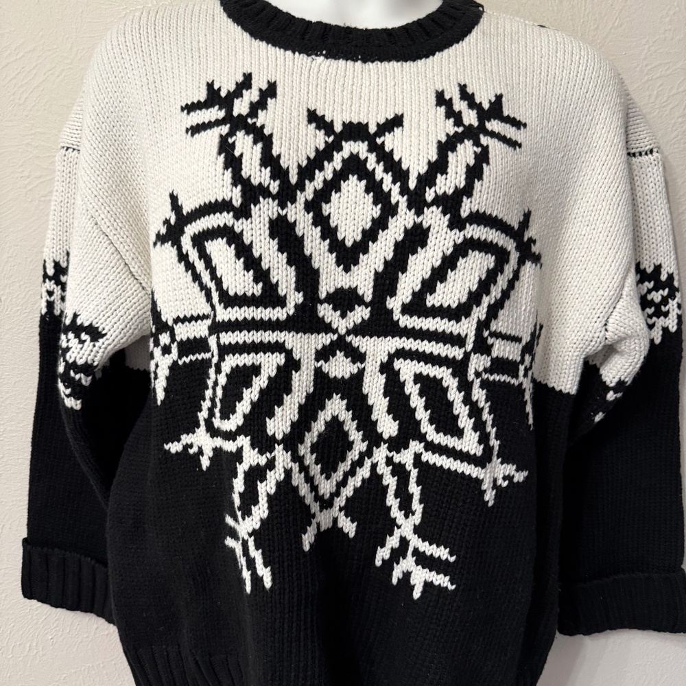 NWT Show Me Your Mumu Stowe Sweater Snowflake size M chunky heavy